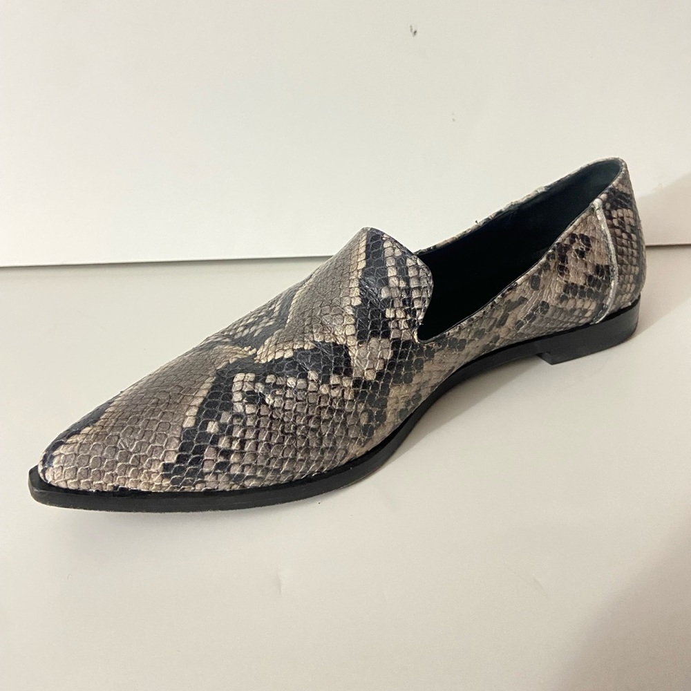 Frye Kenzie snakeskin leather point toe loafers size 7.5